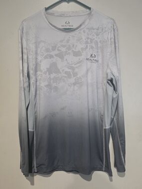 Realtree Fishing Men's Long Sleeve Fade Ombre Performance Shirt Gray/White